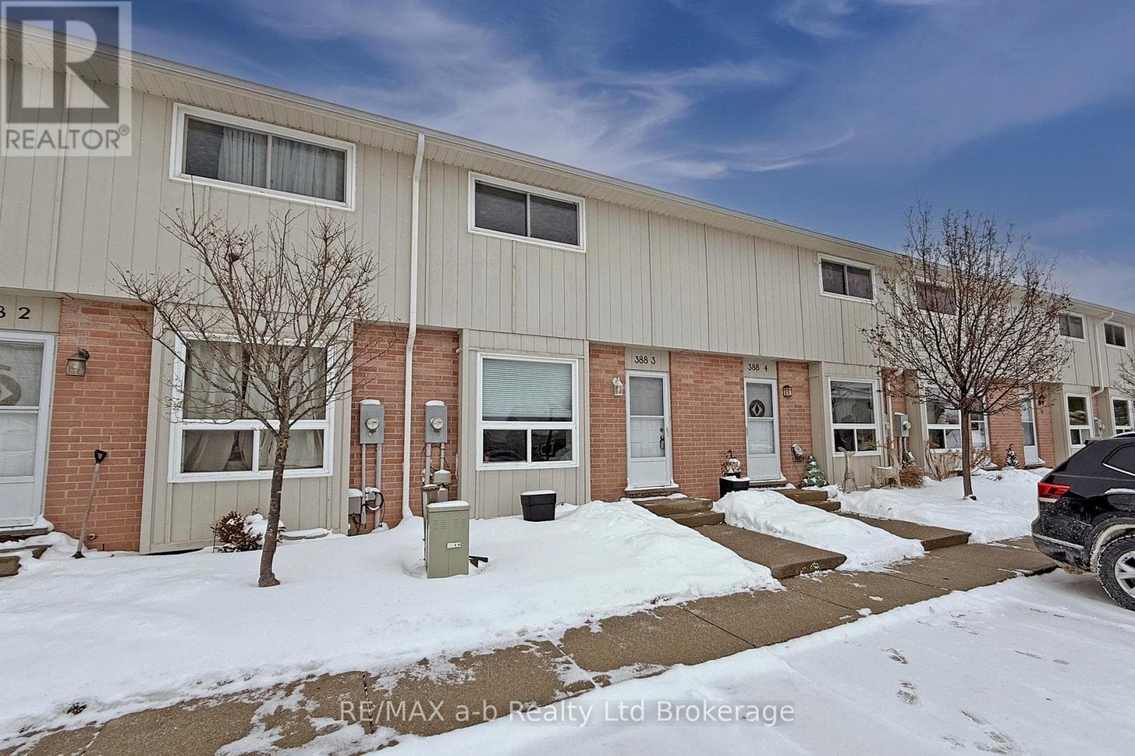 3 388 SPRINGBANK AVENUE NORTH in