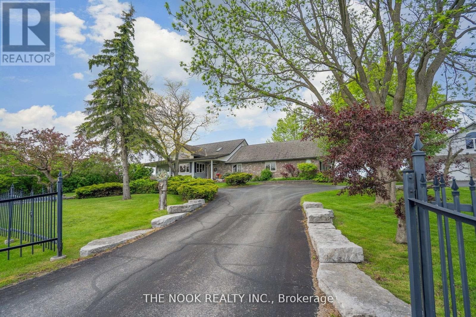 593 PIGEON CREEK ROAD in Manvers