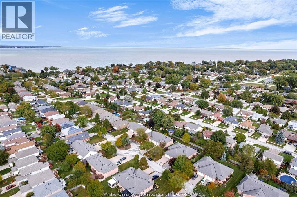 1046 RENDEZVOUS DRIVE in East Riverside