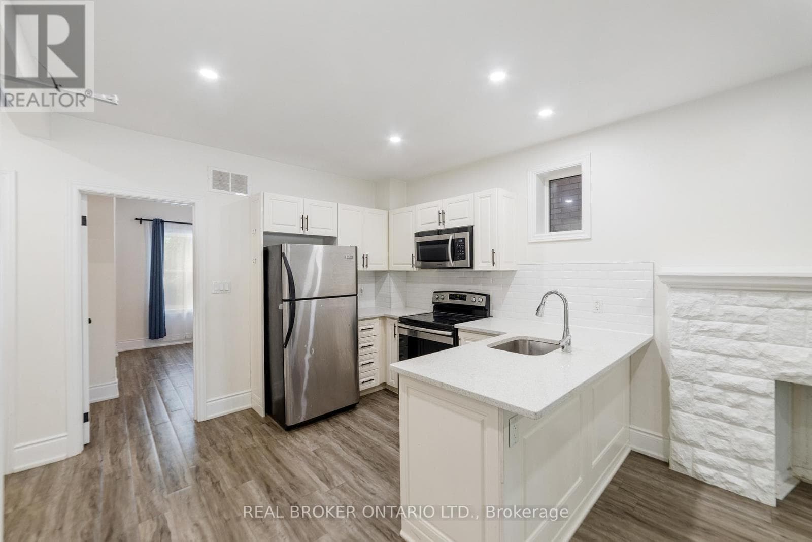 27 MELROSE AVENUE SOUTH in Stipeley