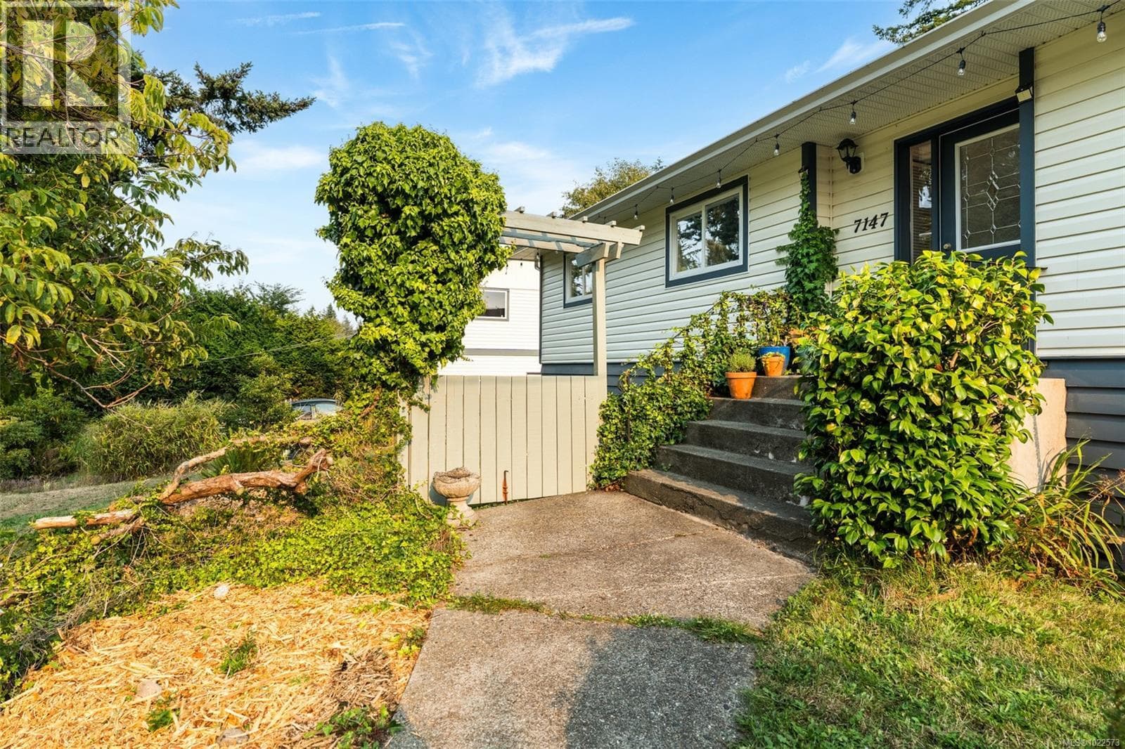 7147 Wright Rd in