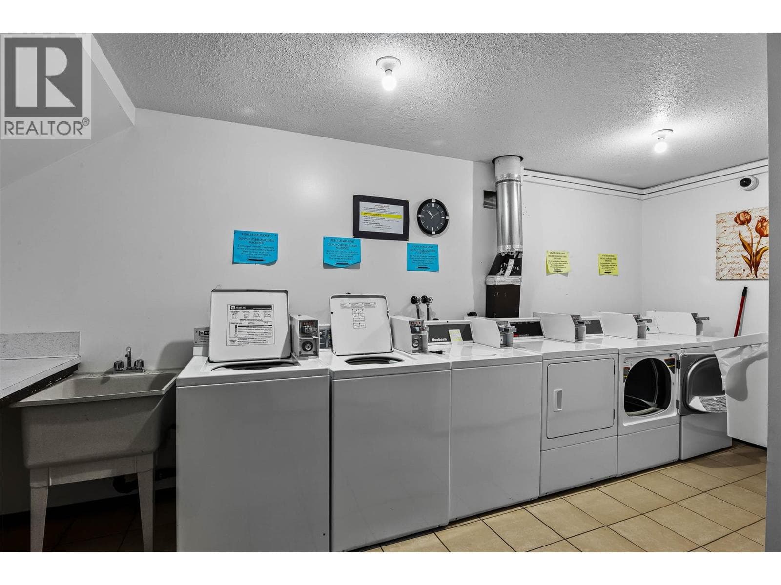 245 Gordonhorn Crescent Unit# 111 in Upper Sahali