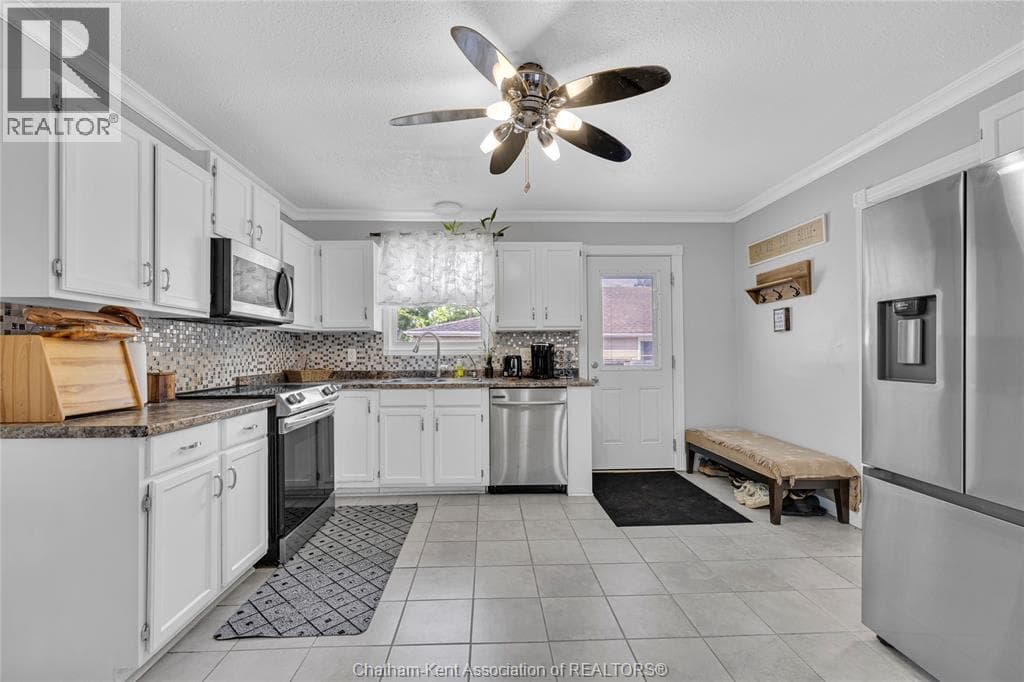 4 OAK STREET in