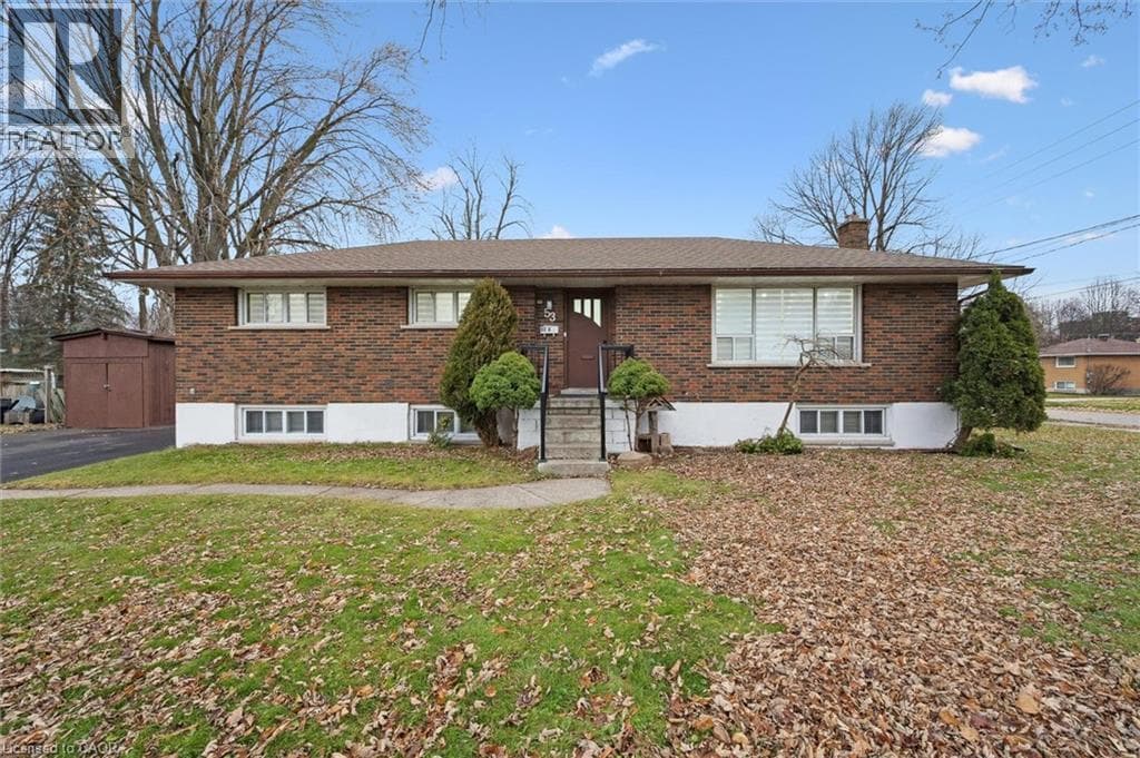 53 NICKLIN CRESCENT in