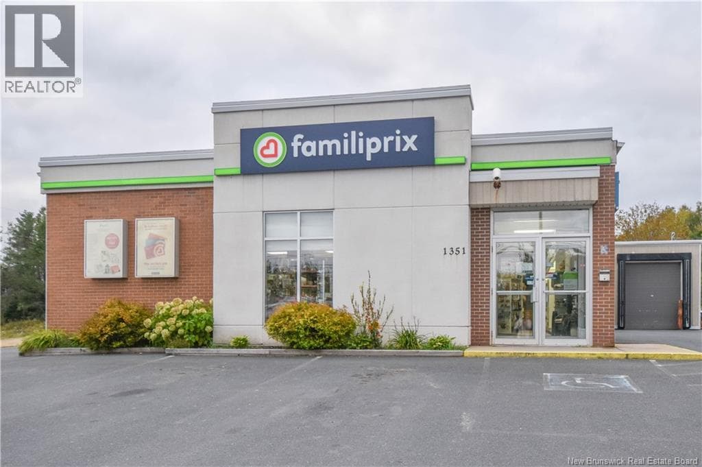 1351 des Fondateurs Street in