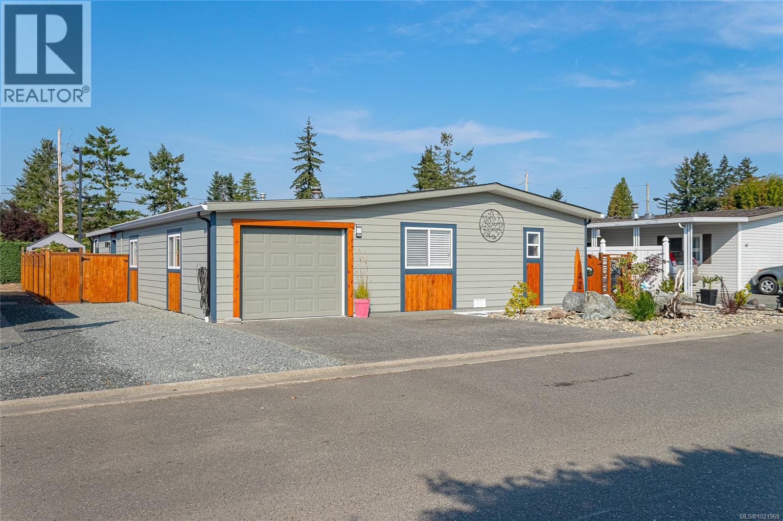 42 450 Stanford Ave E in