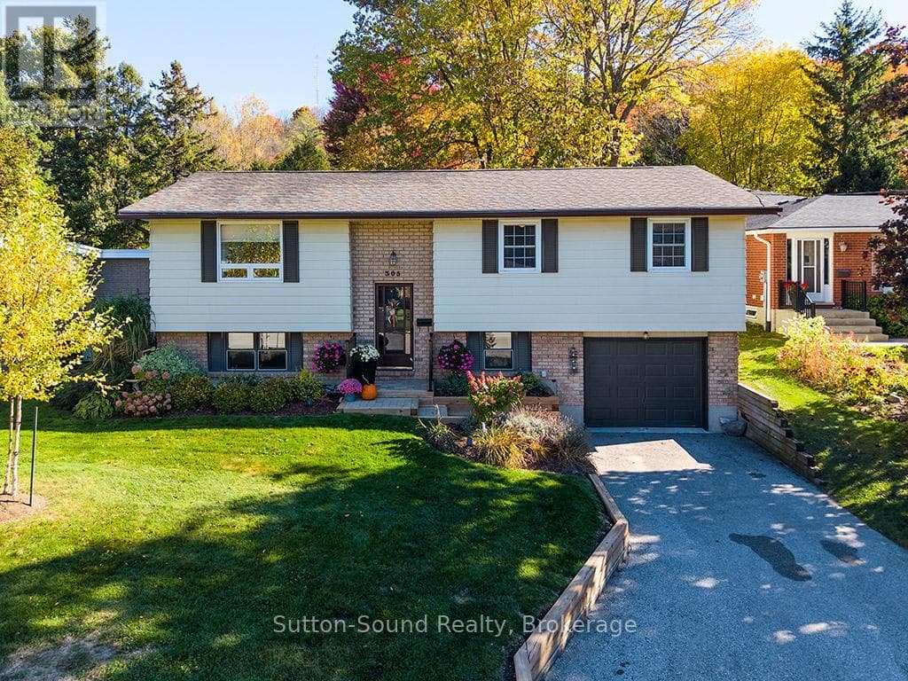 305 8TH AVENUE E in