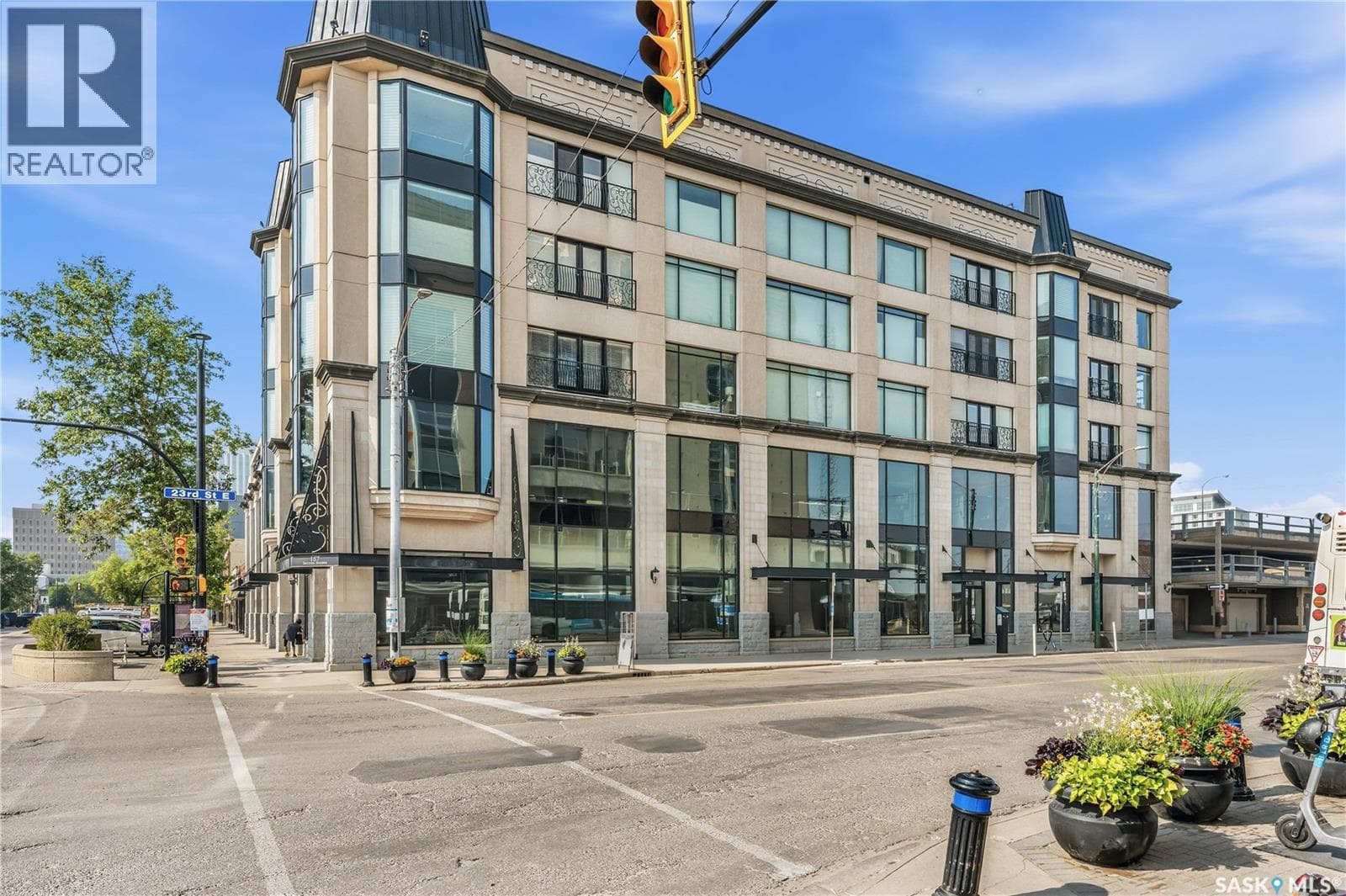 307 157 2nd AVENUE N in Central Business District