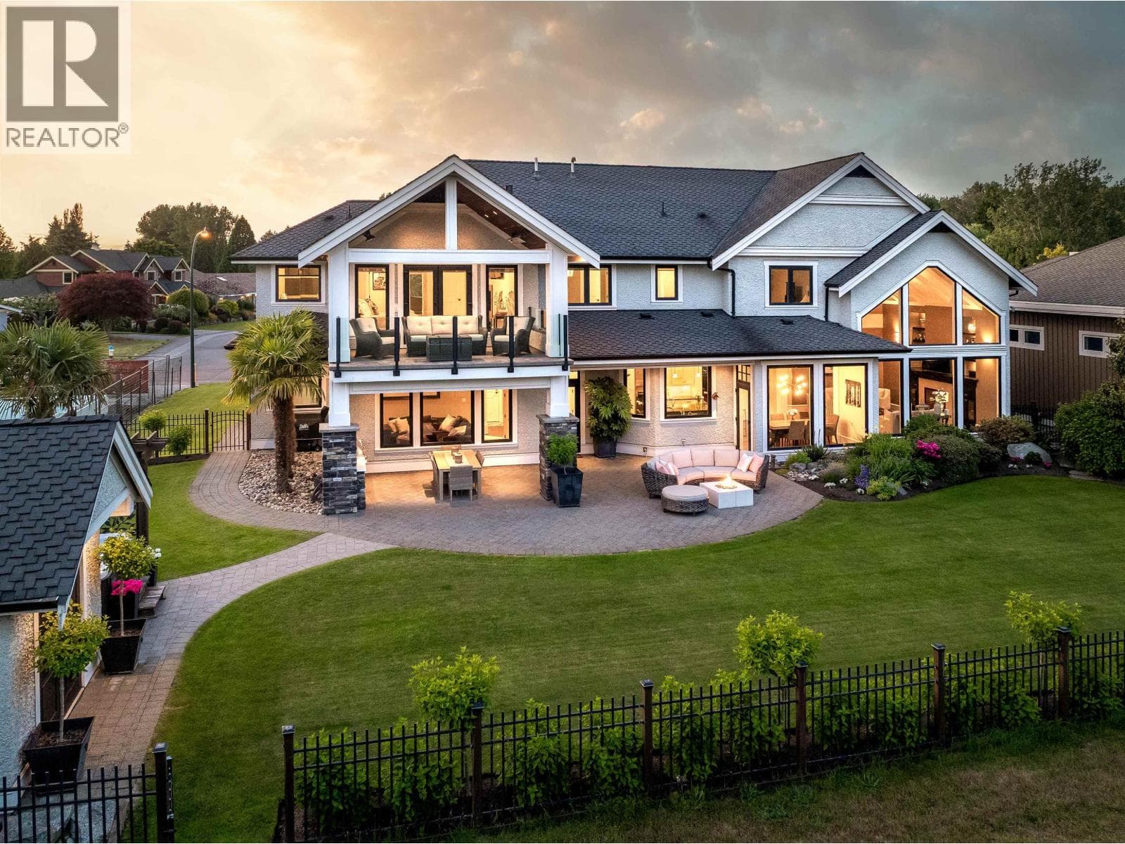 860 JACKSON WAY in Beach Grove
