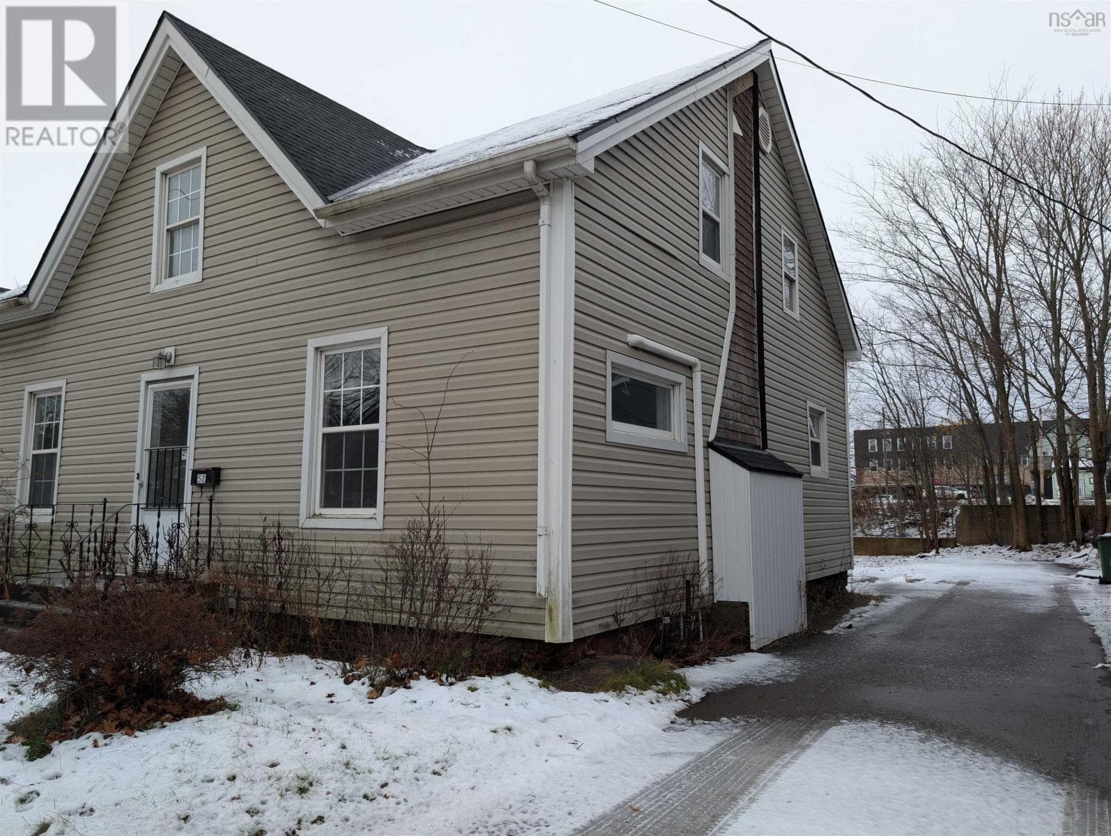 52 QUEEN STREET in