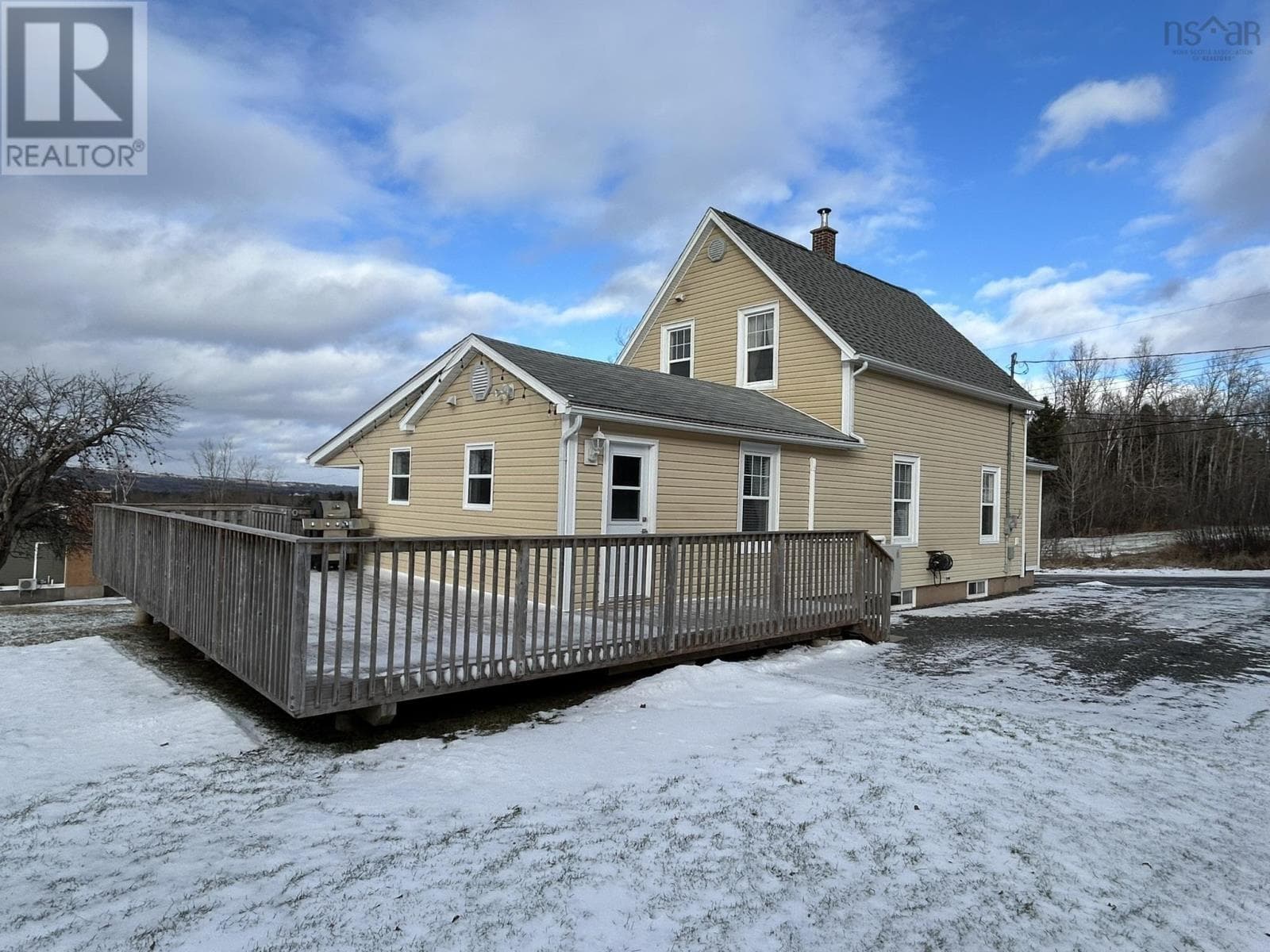 2279 NORTH STREET in