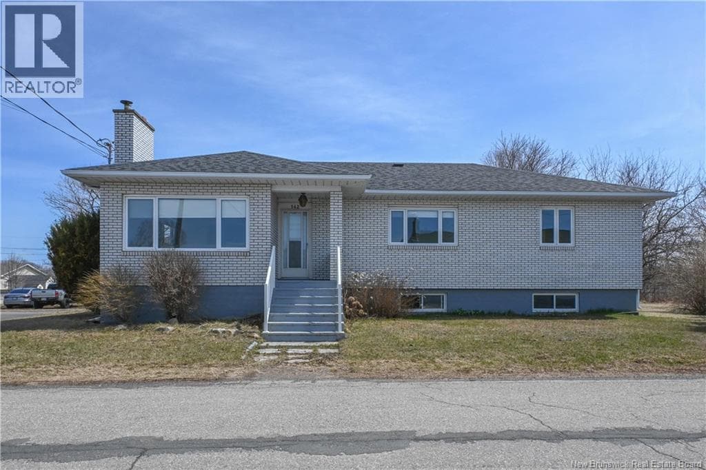 142 RUE 4E in