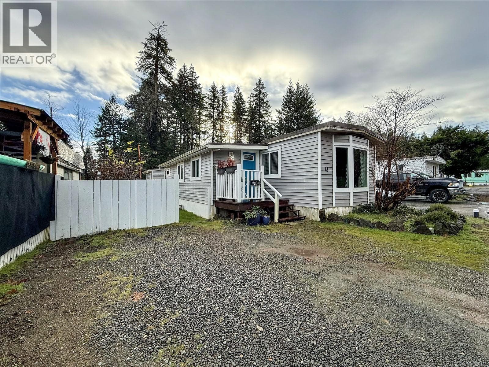 41 2700 Woodburn Rd in