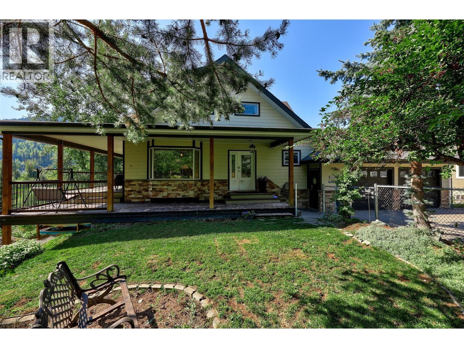 3060 MAQUINNA Road in