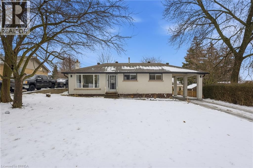 4 LILLIAN Street in