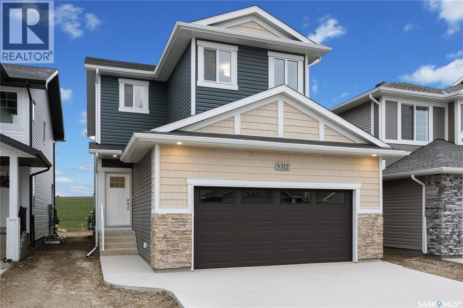 567 Traeger MANOR in