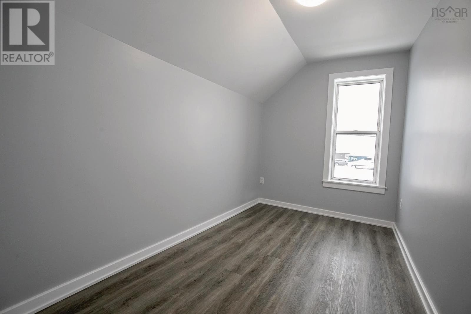 32 DOUGLAS AVENUE in