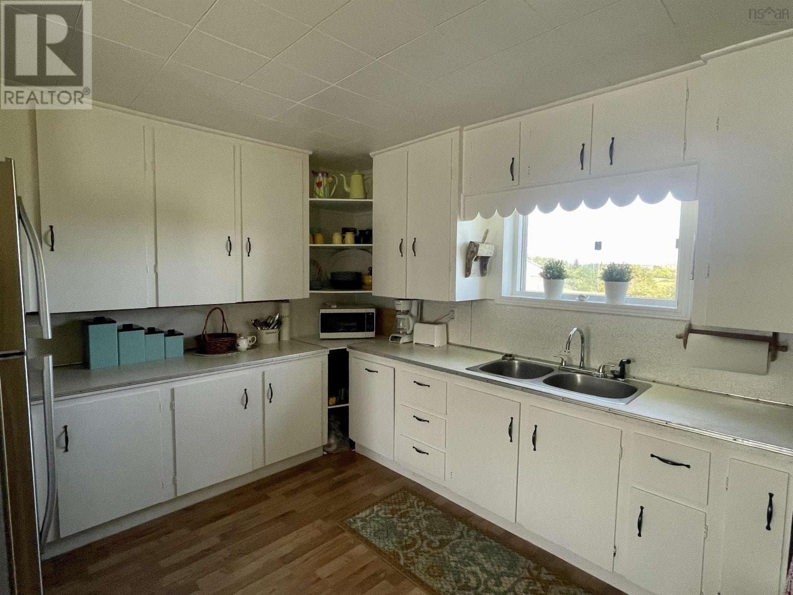 4847 SHORE ROAD in