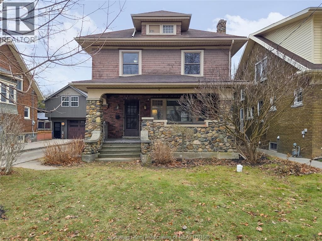 90 Stanley AVENUE in