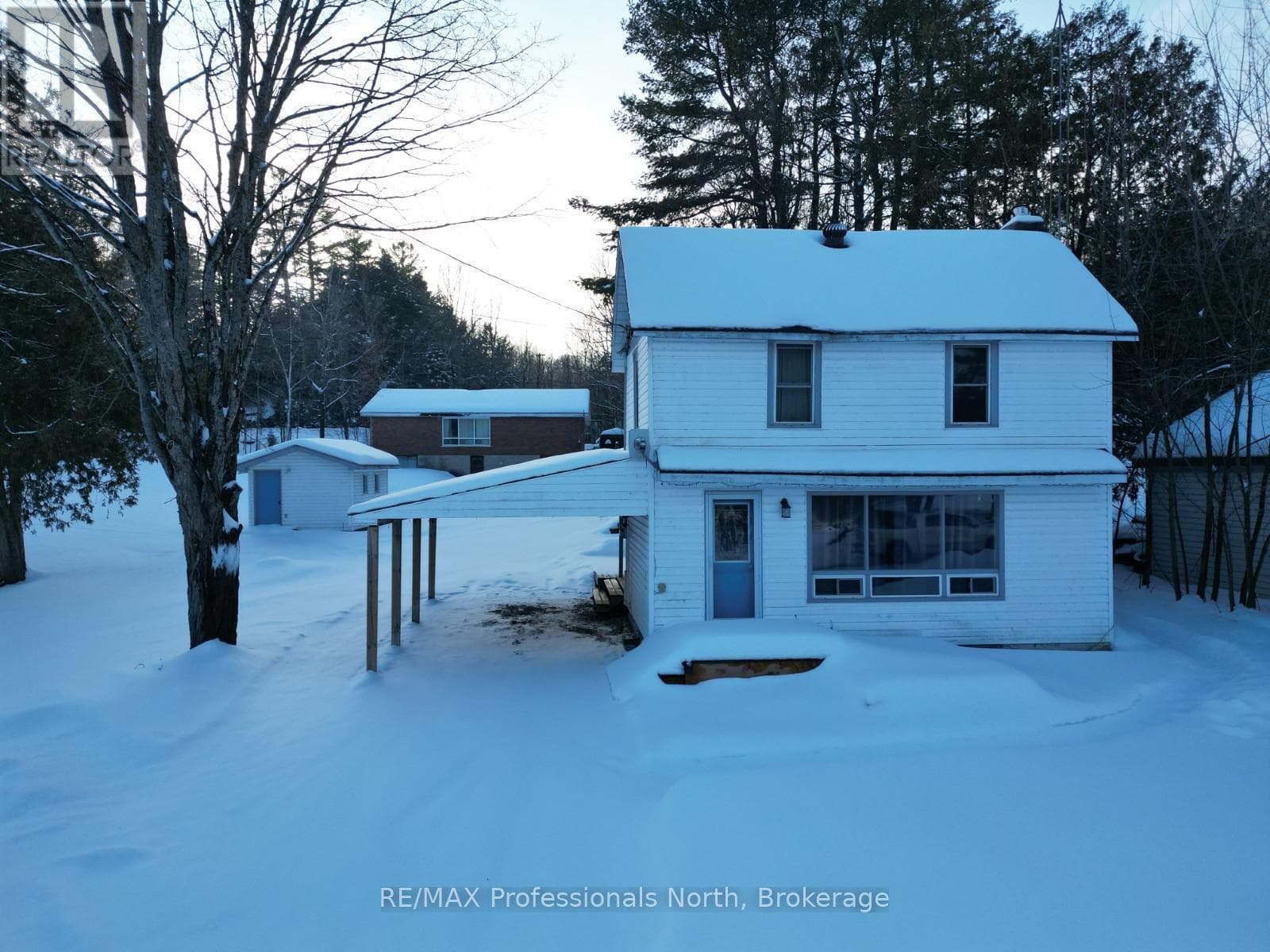 1092 PIONEER ROAD in