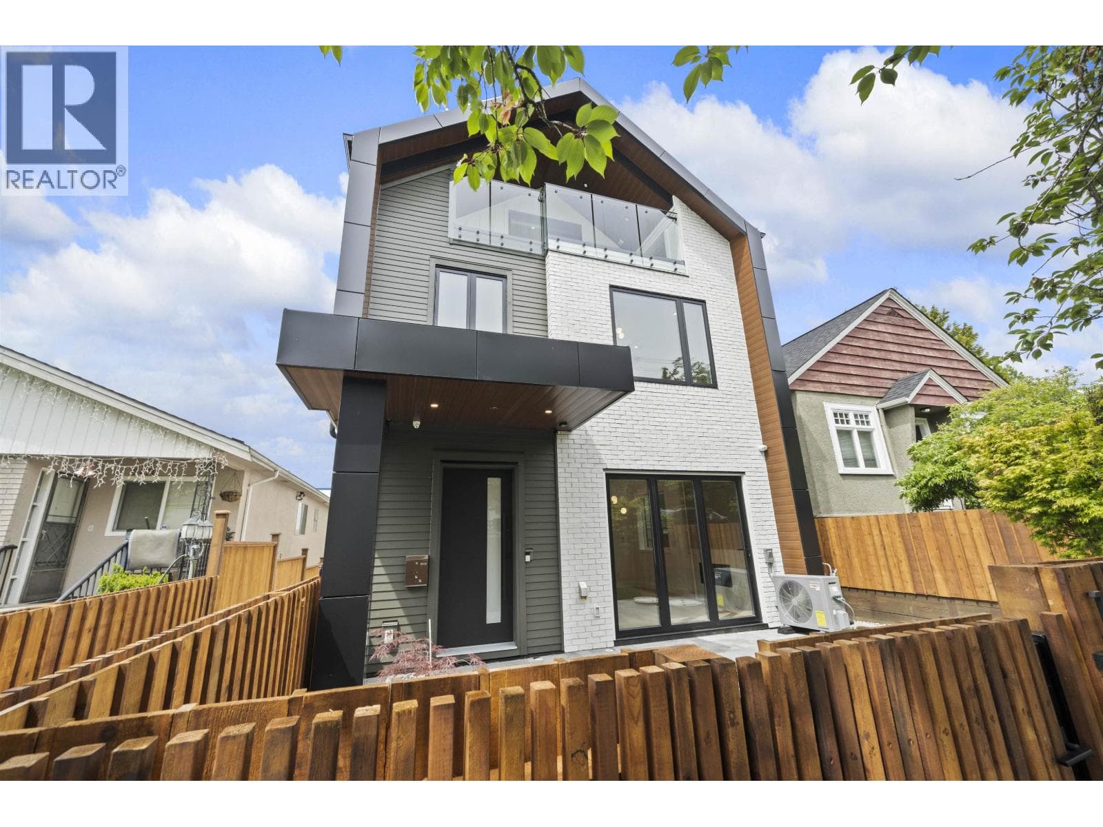 1 6461 E PRINCE EDWARD STREET in Sunset