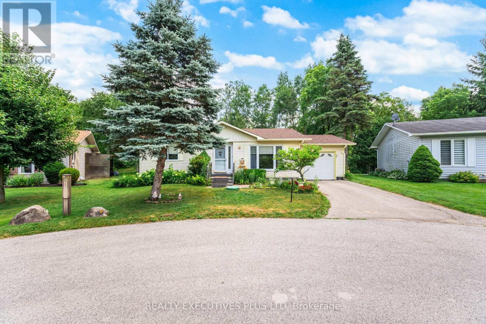 5 PINEVIEW COURT in