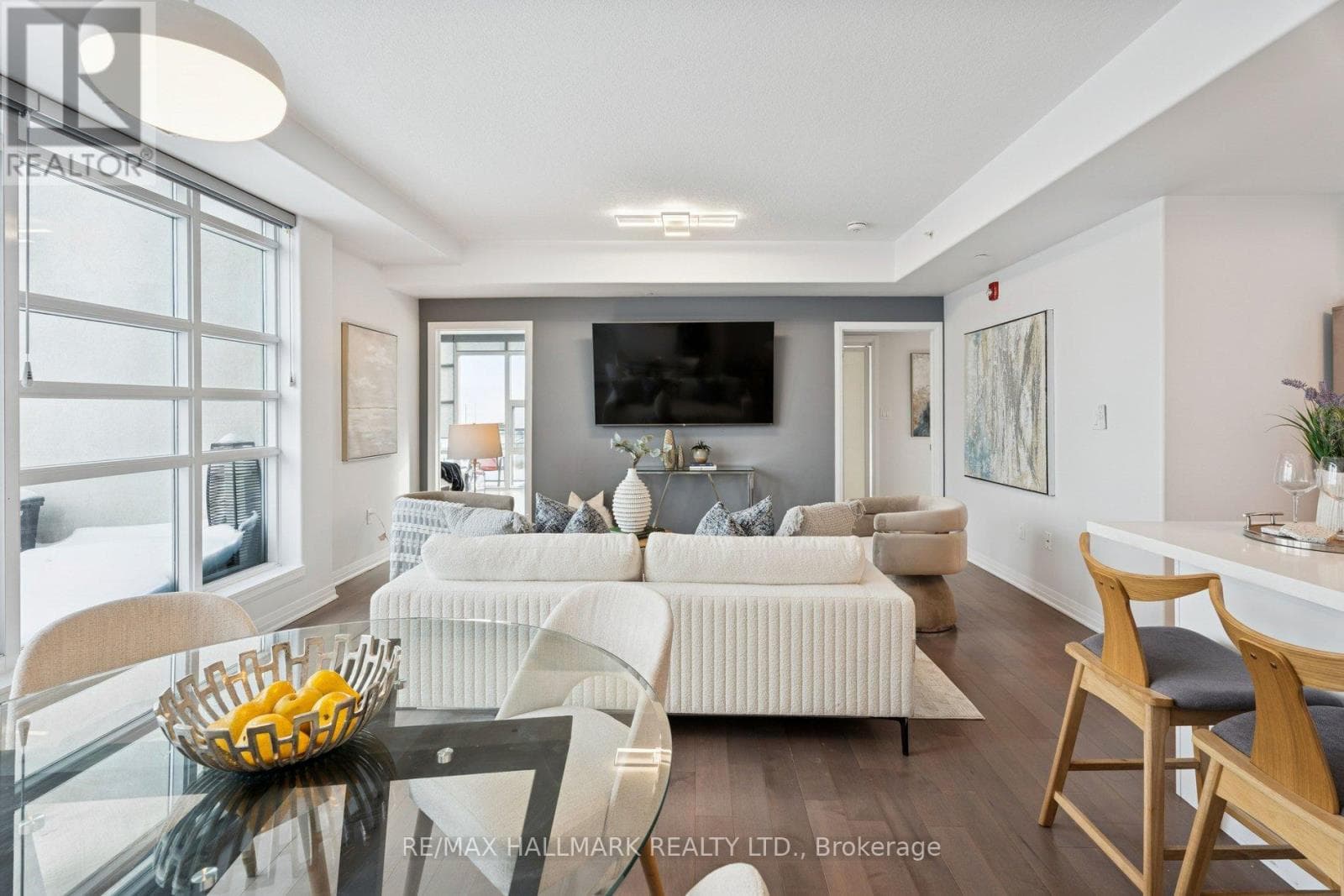 409 - 10 CONCORD PLACE in