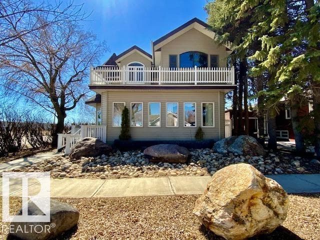 5001 42 AVENUE in