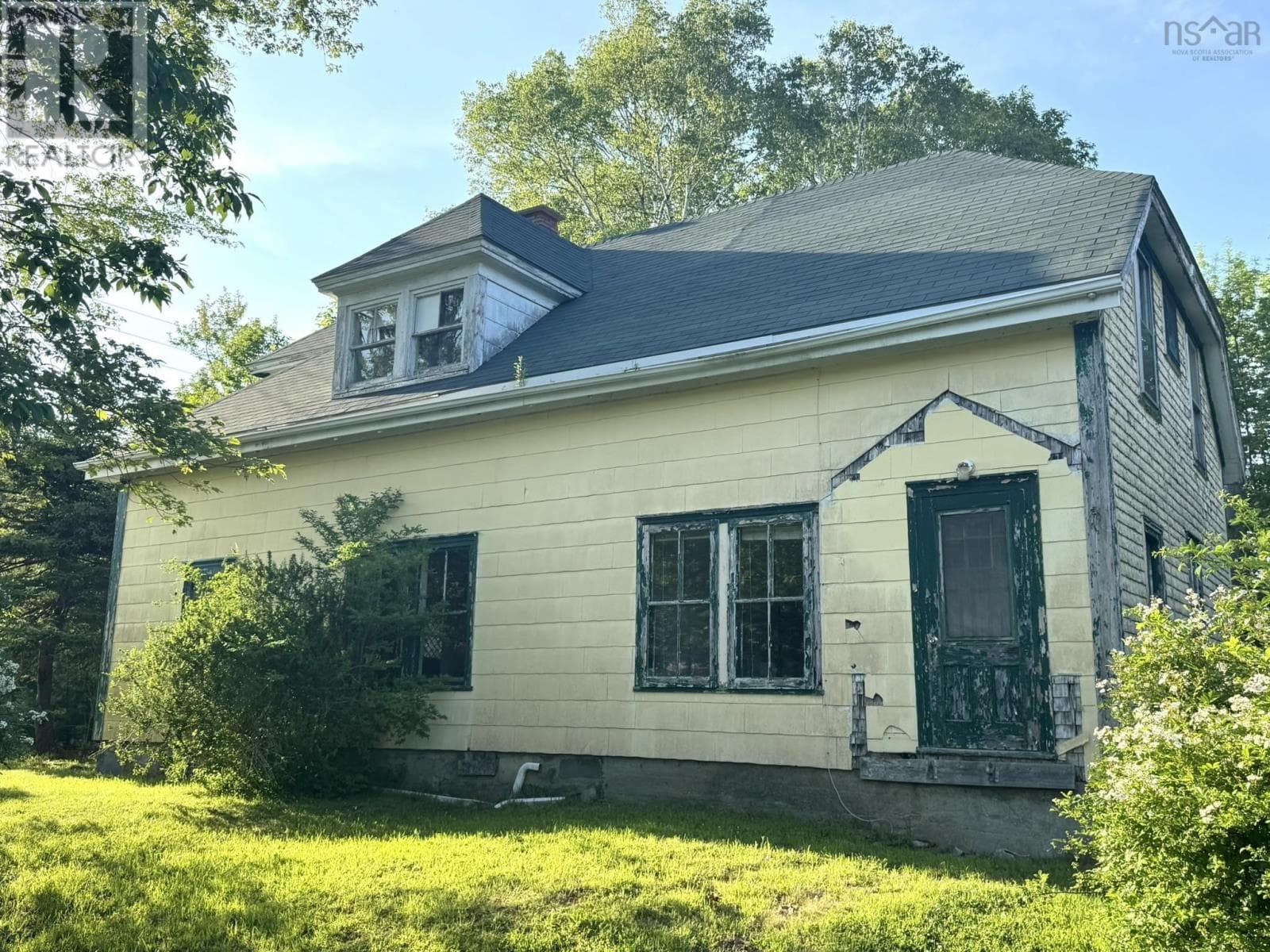163 HILLSIDE ROAD in