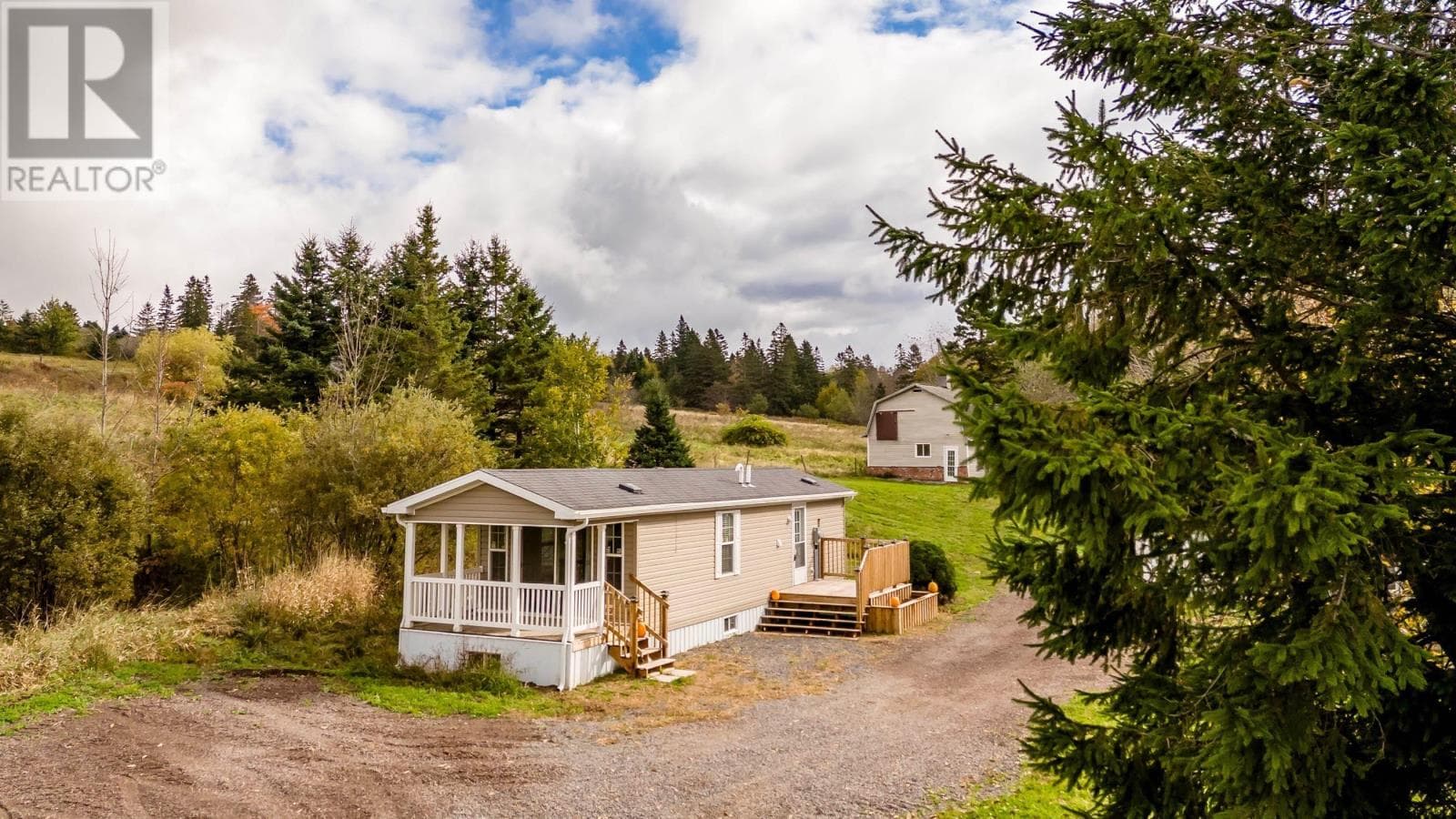 912 RUGGLES ROAD in