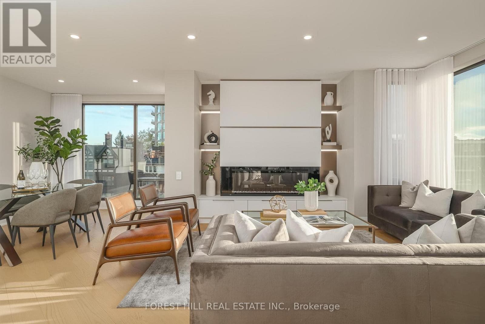 301 - 342 SPADINA ROAD in Casa Loma
