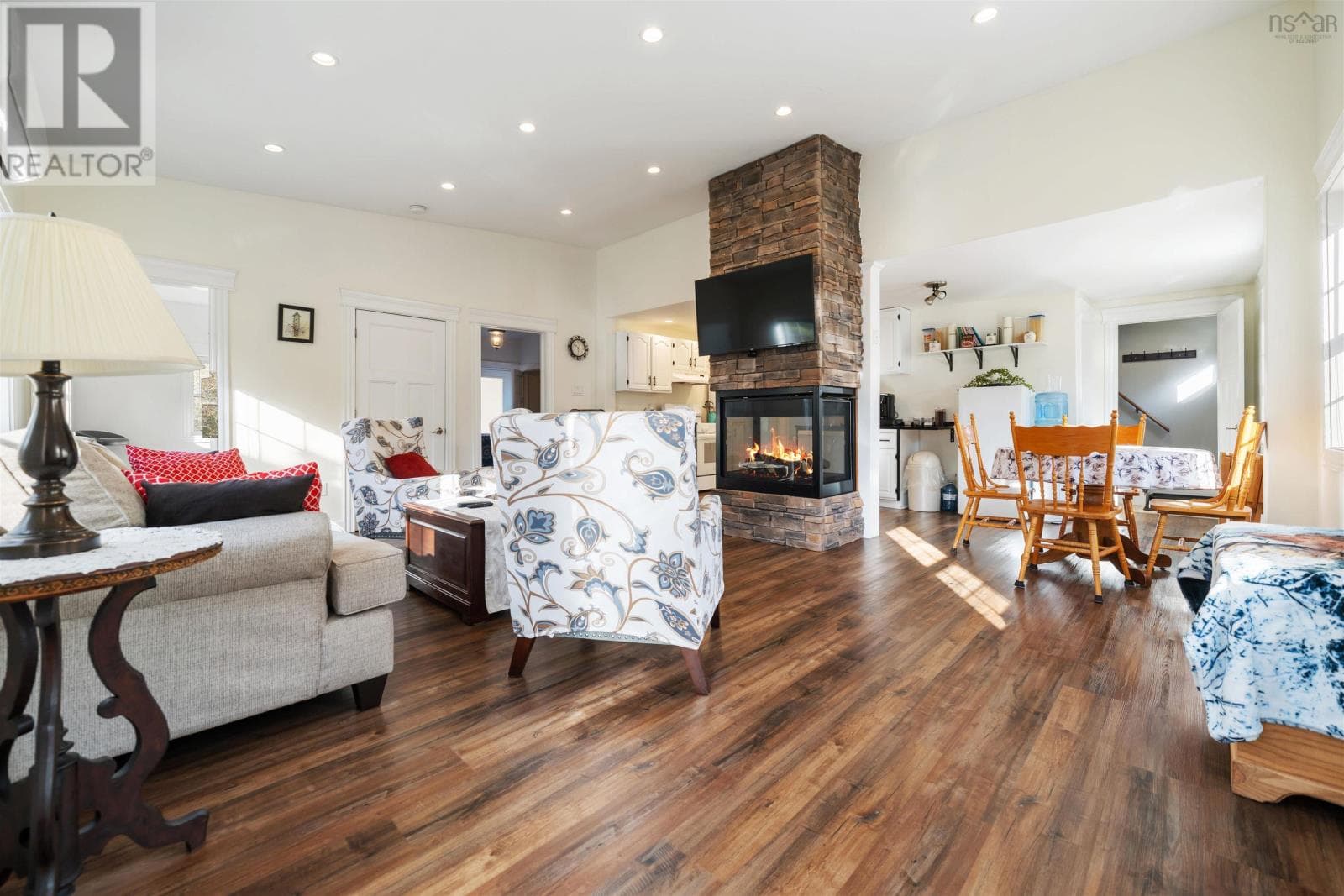 208 PLEASANT STREET in