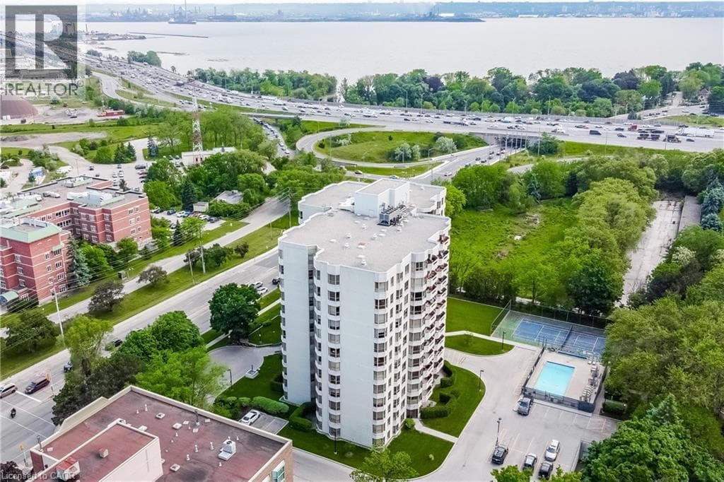 1201 NORTH SHORE BOULEVARD EAST UNIT 809 in Maple