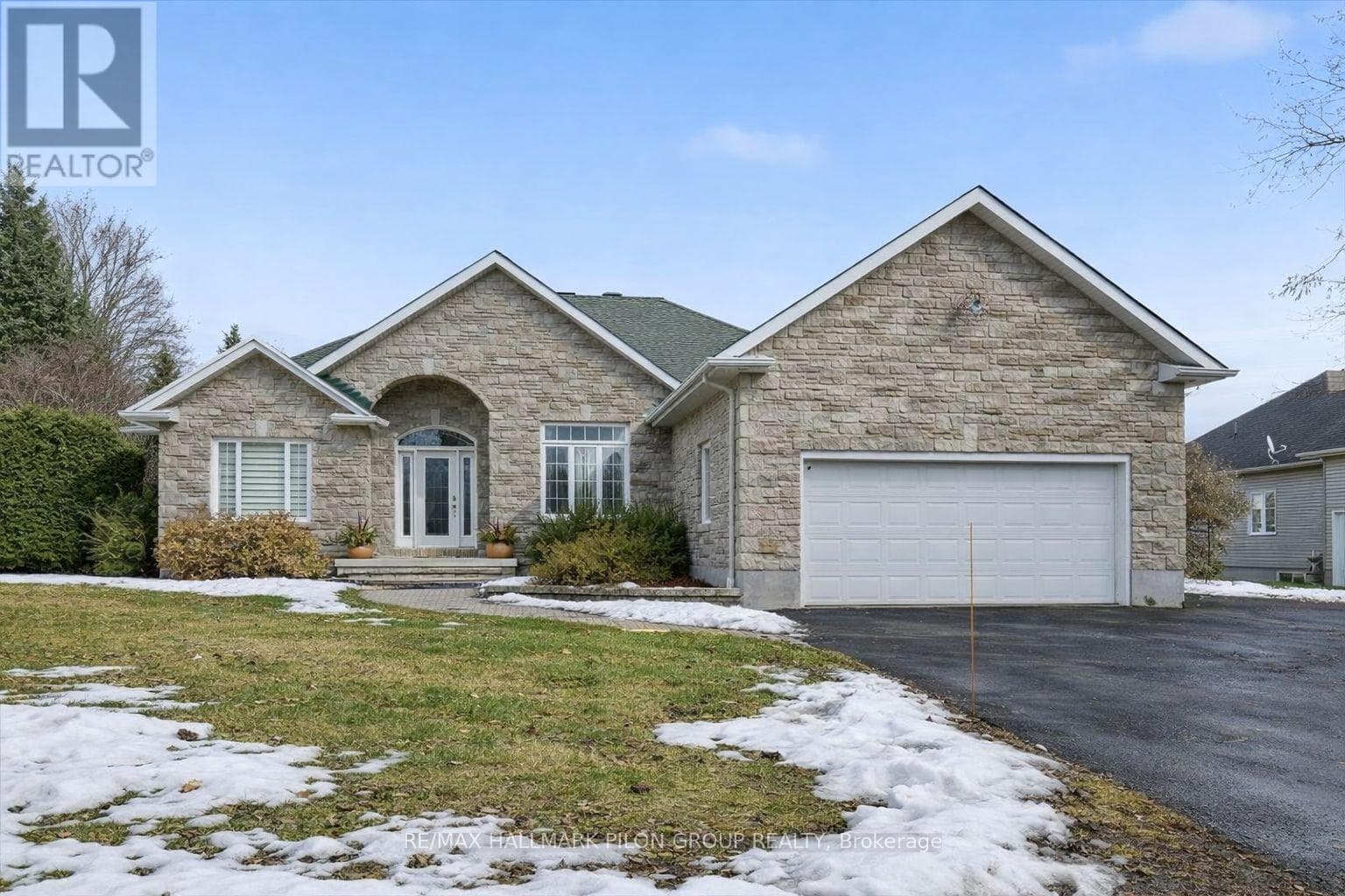 1147 FIELDOWN STREET in CUMBERLAND
