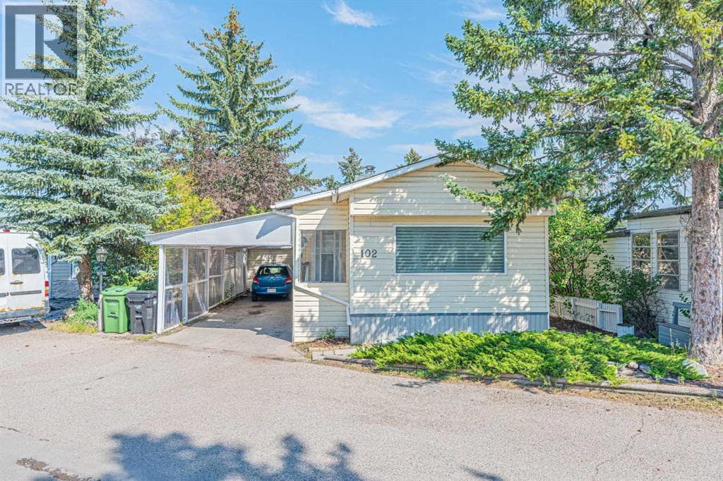 102, 3223 83 Street NW in GREENWOOD/GREENBRIAR