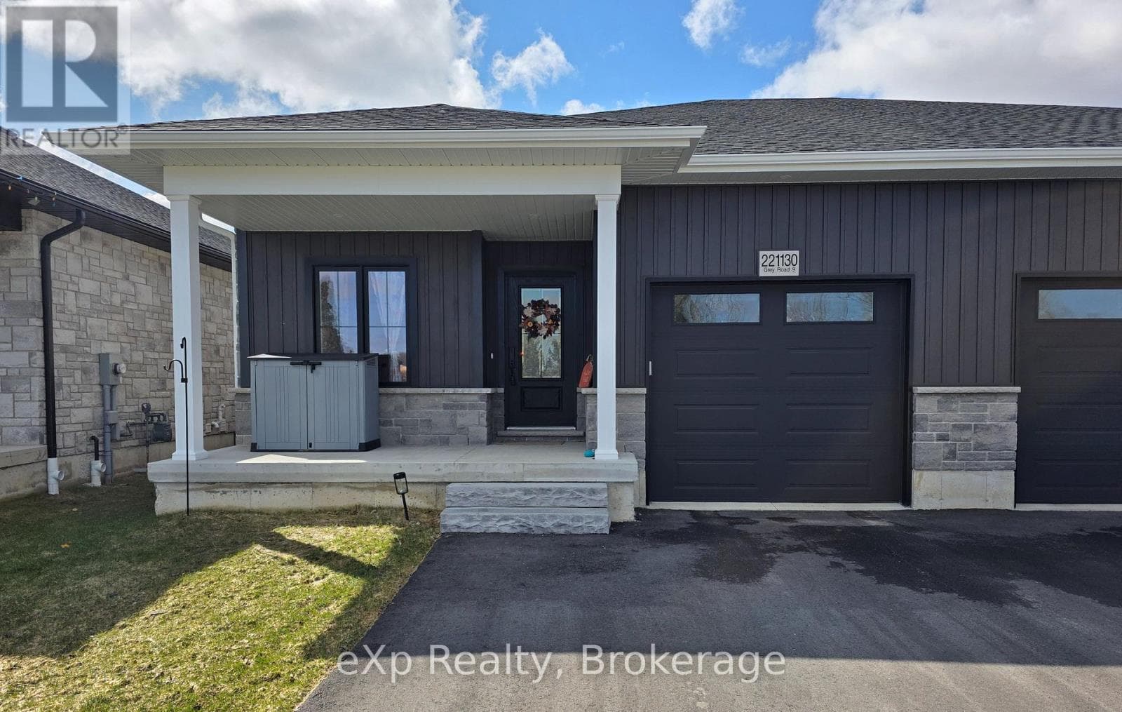 221130 GREY ROAD 9 in