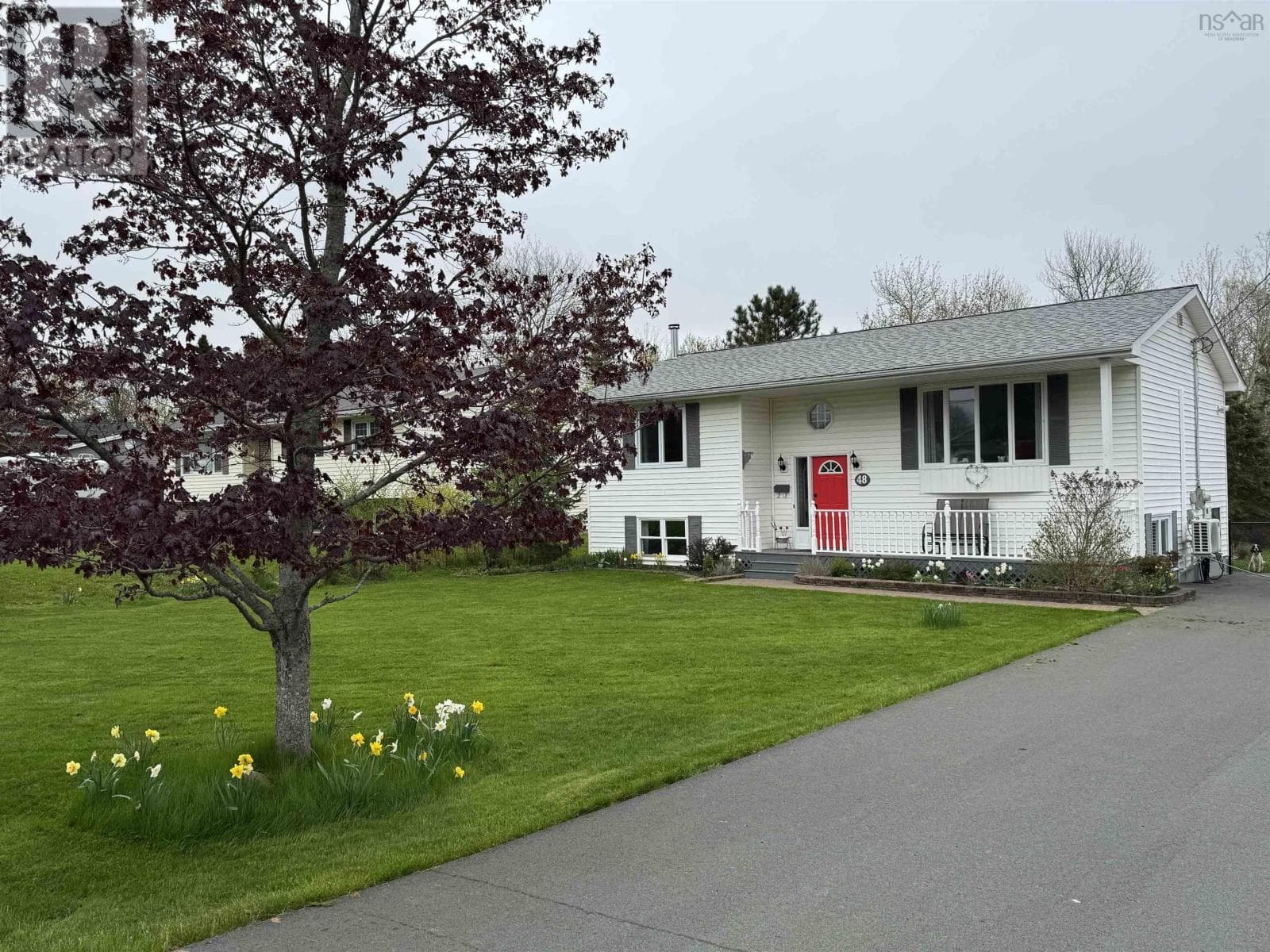 48 HUCKLEBERRY LANE in