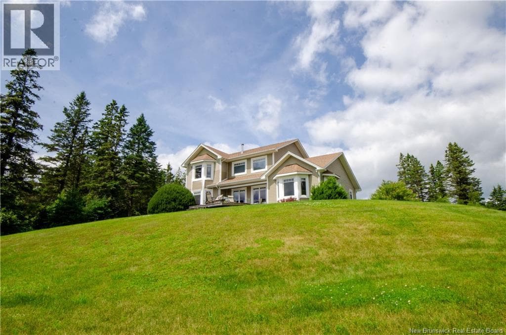 560 LAKESIDE ROAD in
