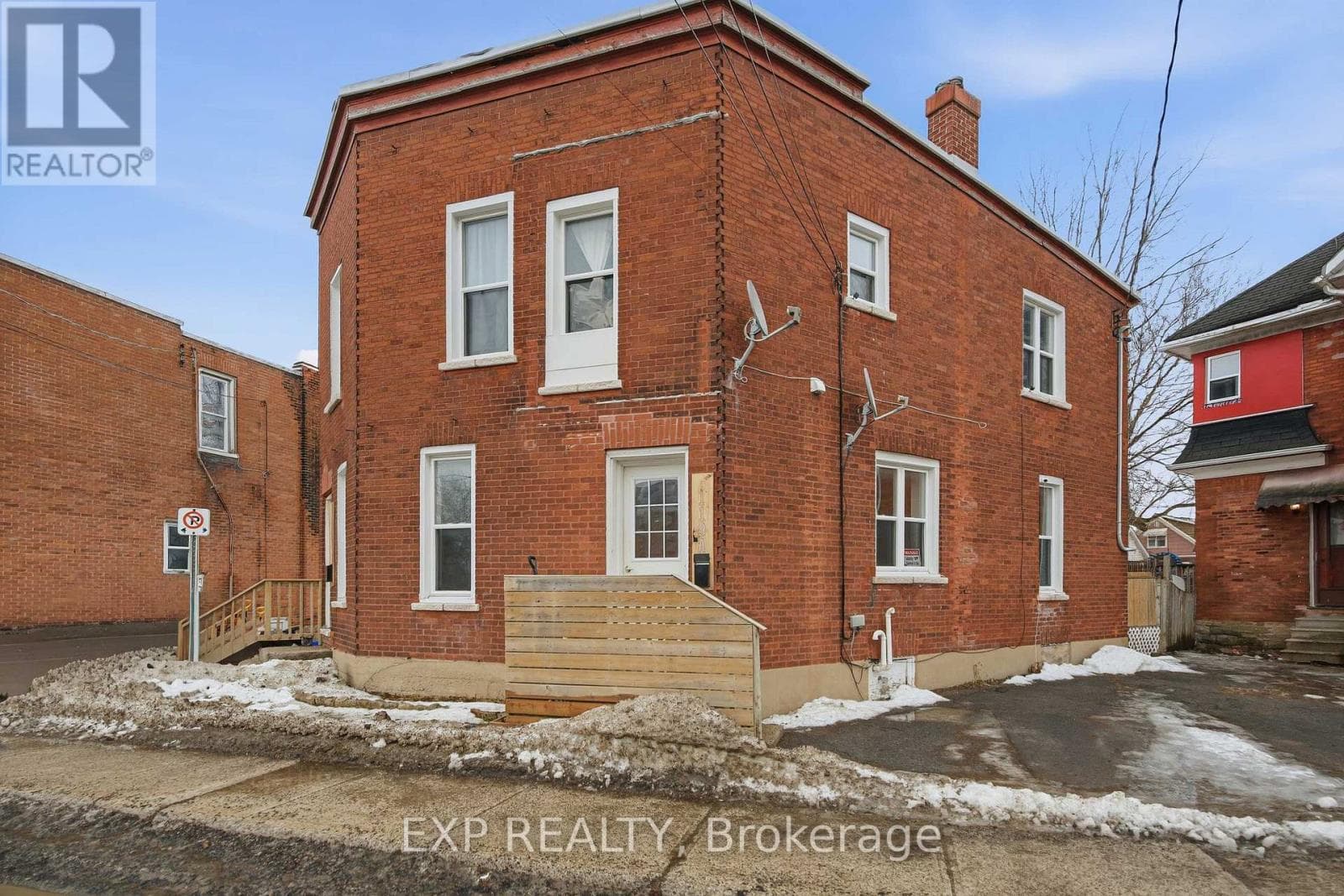 119 BECKWITH STREET N in