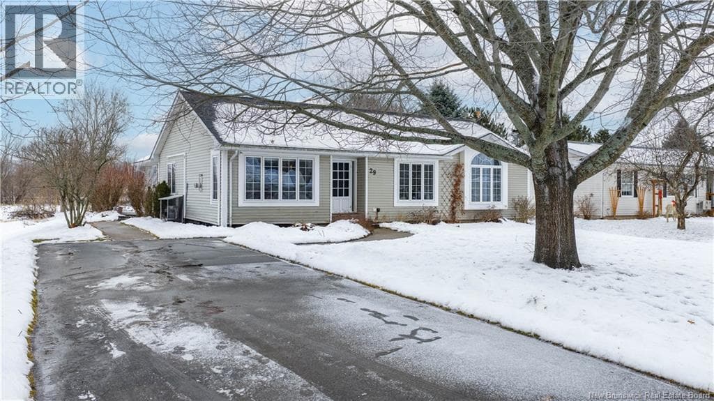 29 OAK COURT in