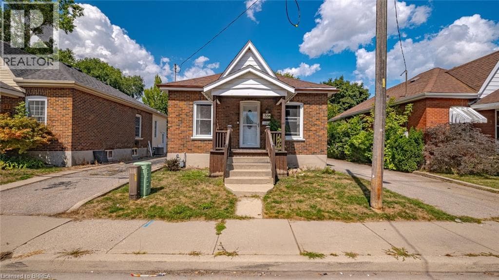 35 SALISBURY AVENUE in