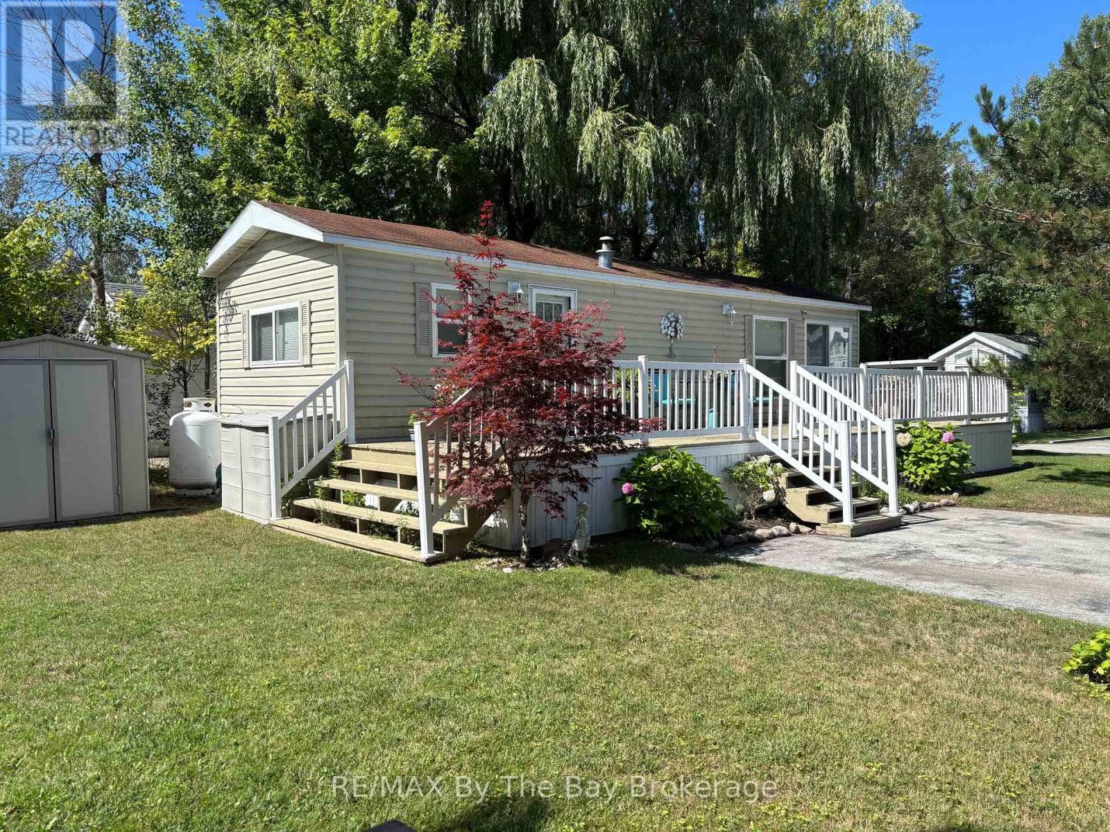 15 HURON CIRCLE in