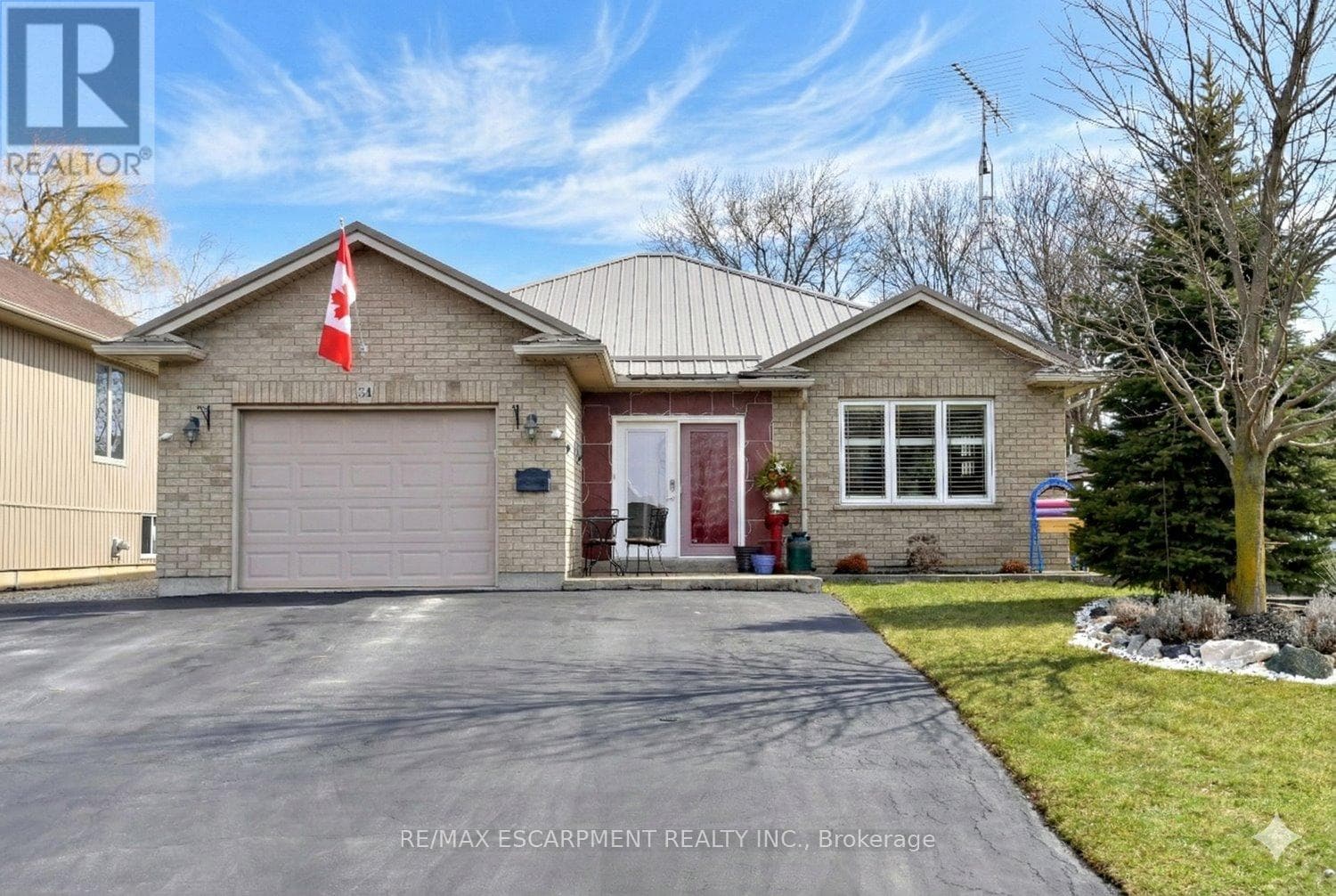 34 DAVIS STREET in
