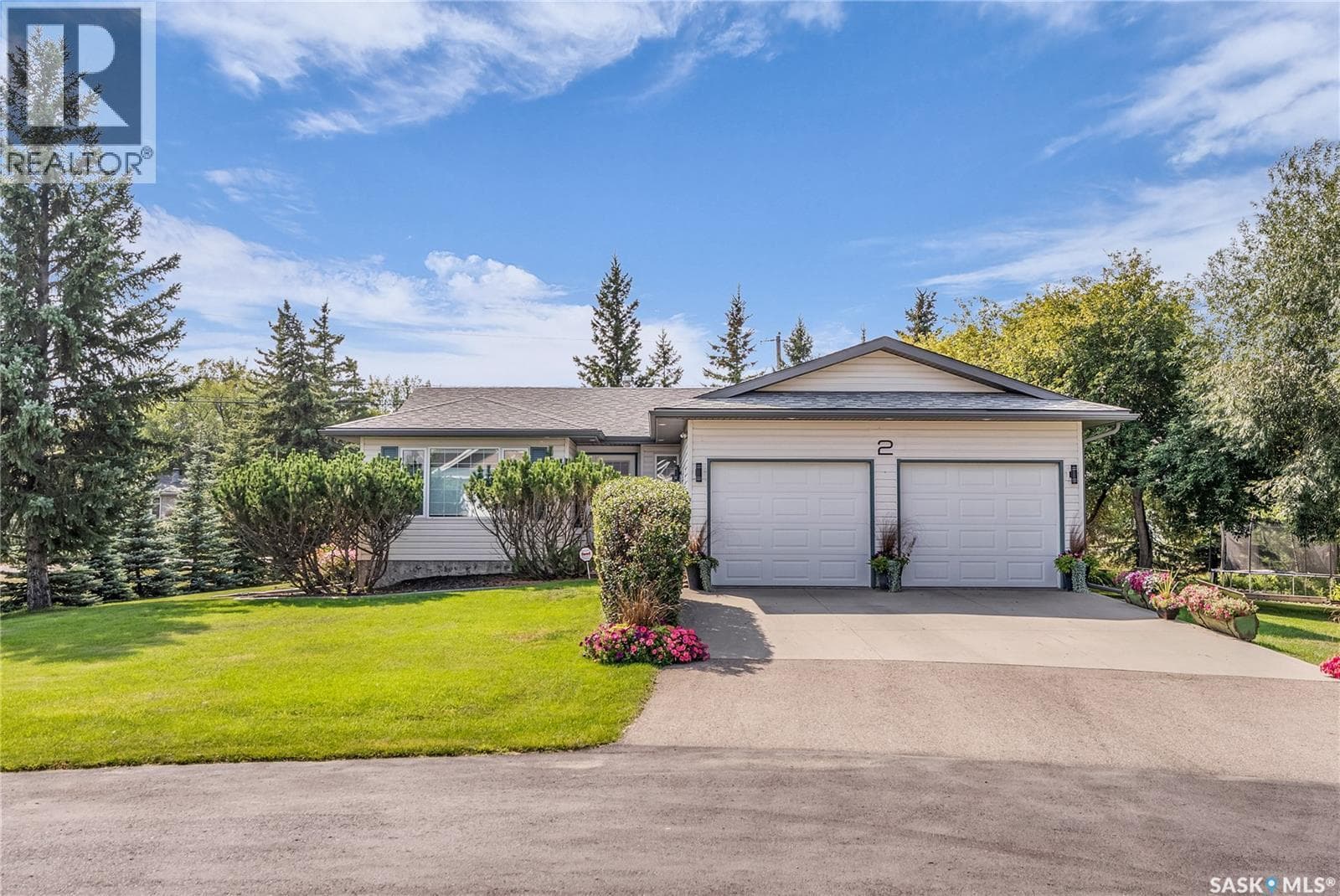 2 Poplar PLACE in