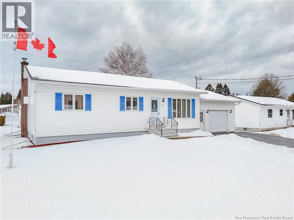 32 HILLCREST DRIVE in