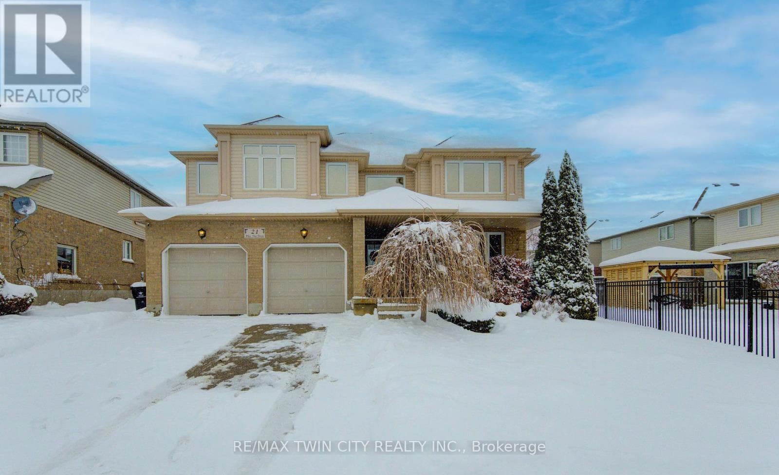 21 WEST TREE DRIVE in Woolwich Rural East