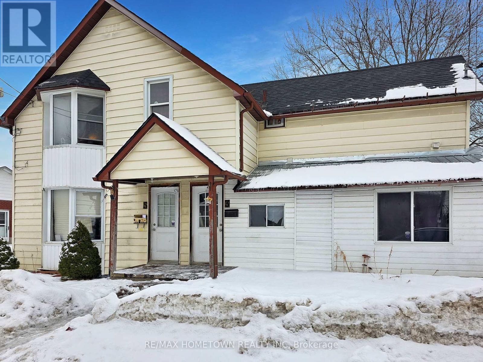 5 ROBINSON AVENUE in