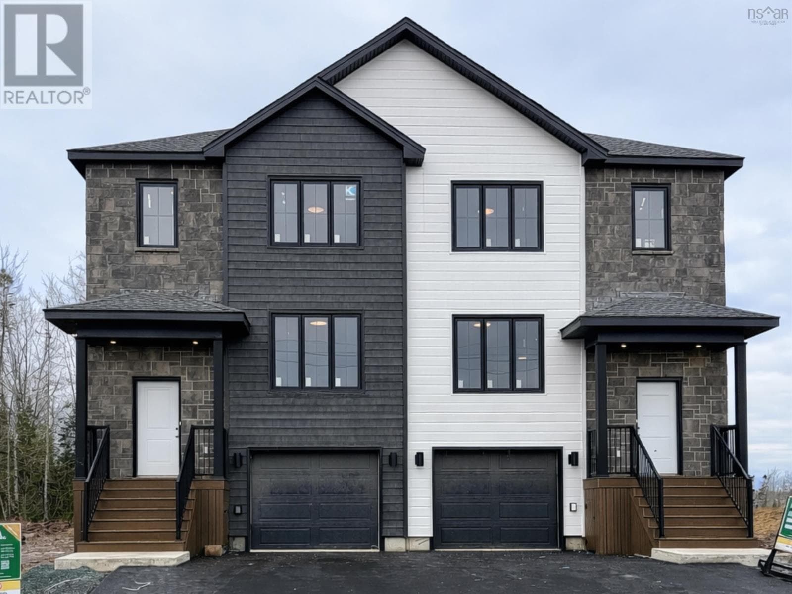 L038B 43 LEW CRESCENT in