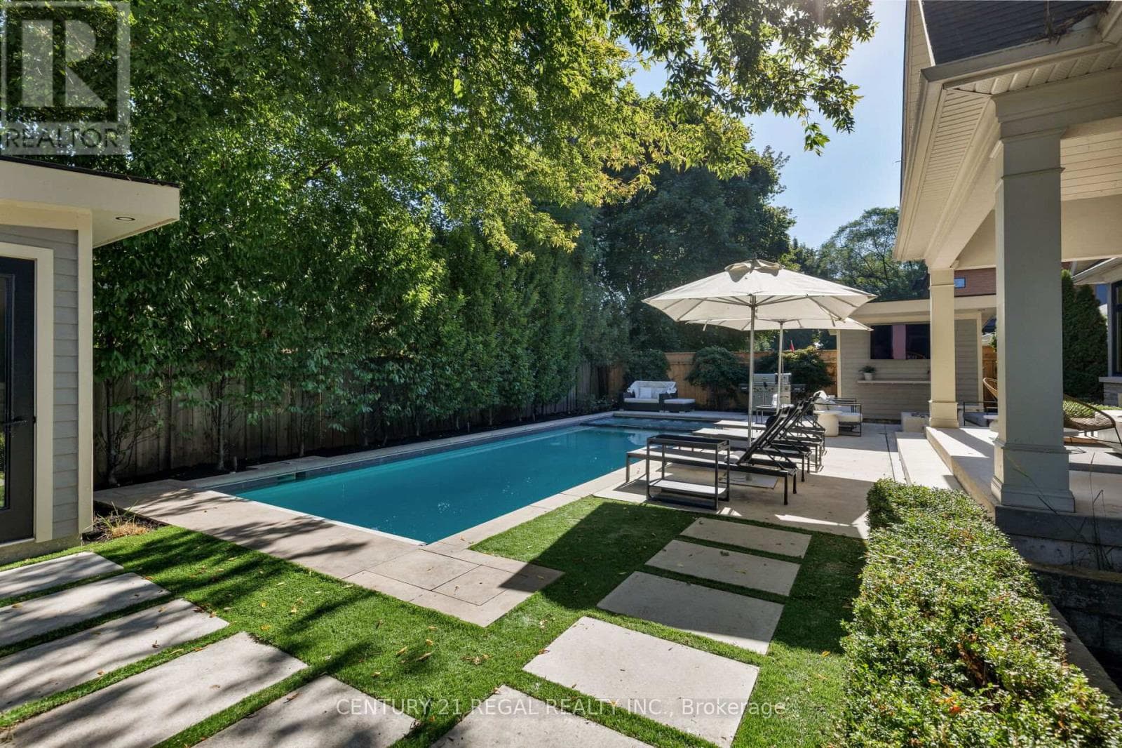 2442 MEADOWOOD CRESCENT in