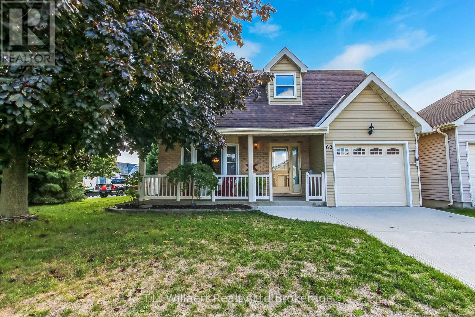 62 EDWIN CRESCENT in